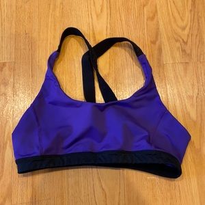 Cross back sports bra